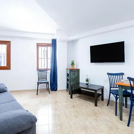 Apartment 2a Cozy Flores With Pool